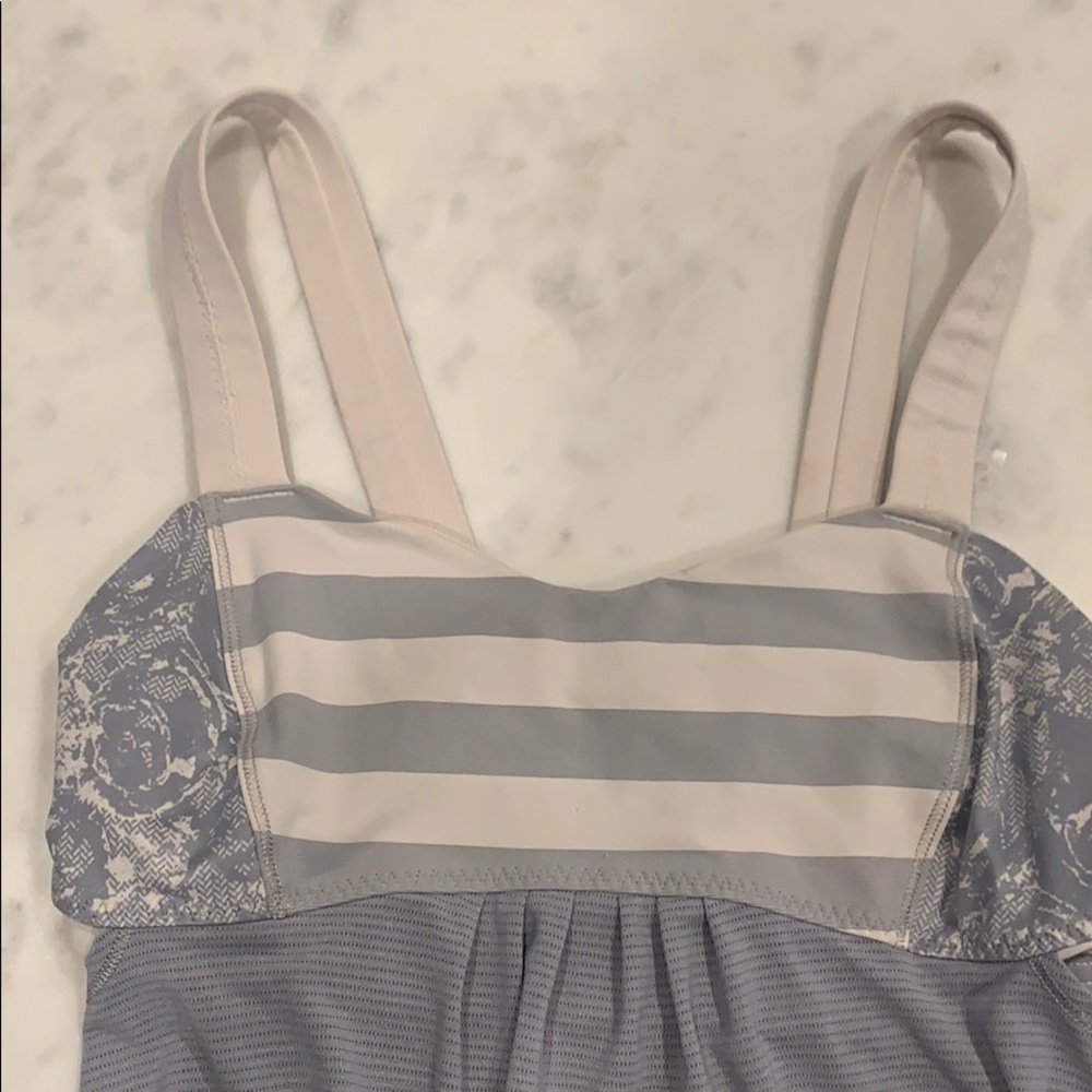 Lululemon workout top - Picture 2 of 4
